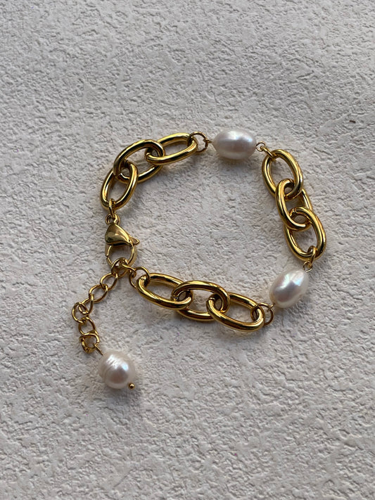 Eydis Freshwater Pearl Large Gold Chain Bracelet - 18K Gold Plated