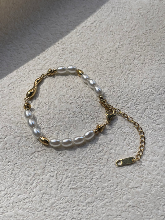 Eymi Freshwater Pearl and gold Bracelet - 18K Gold Plated