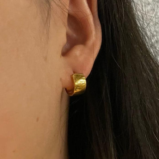 Betty Mini Huggie Earrings - 18K Gold Plated