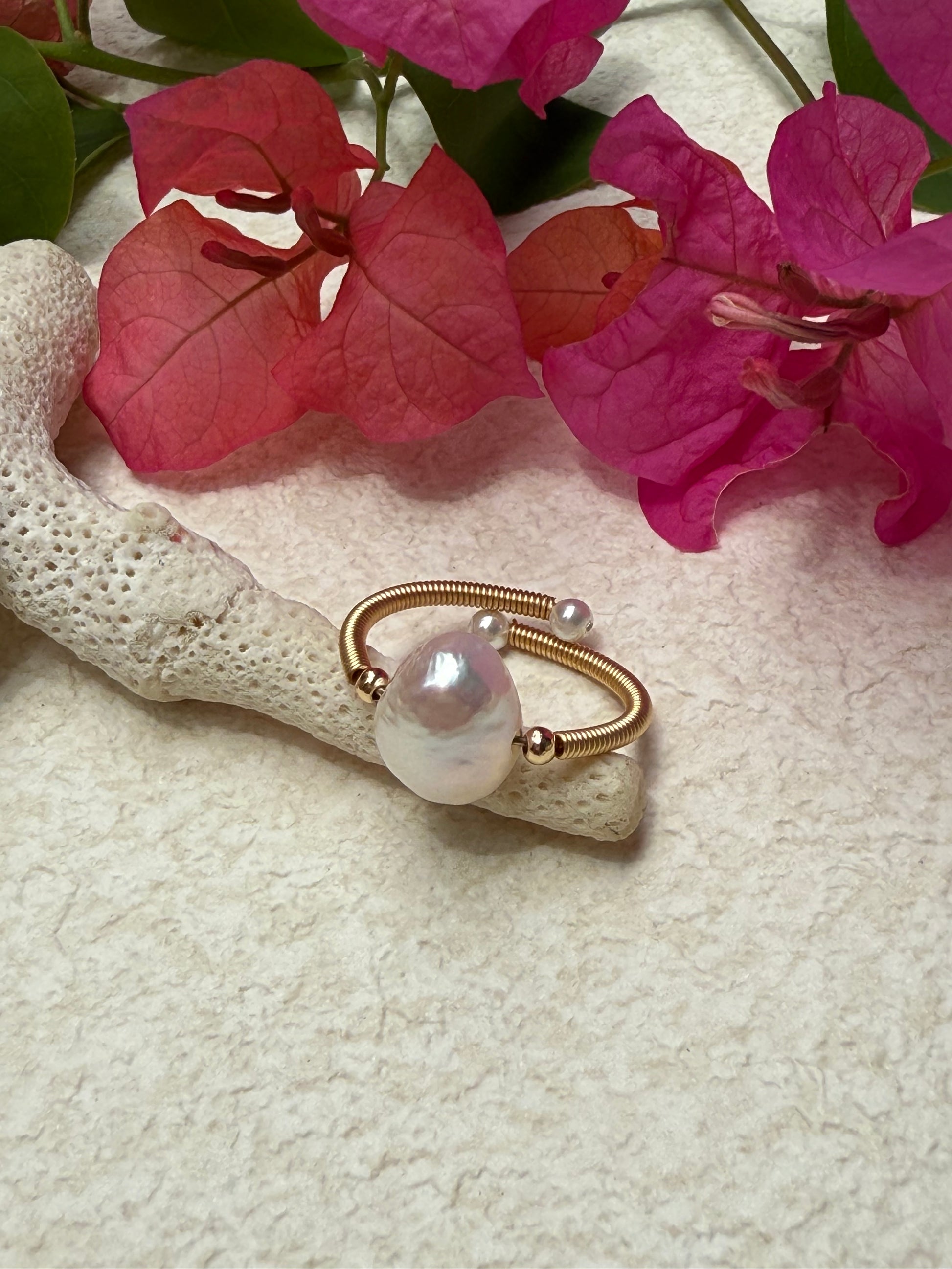 Single Big Freshwater pearl ring - open end