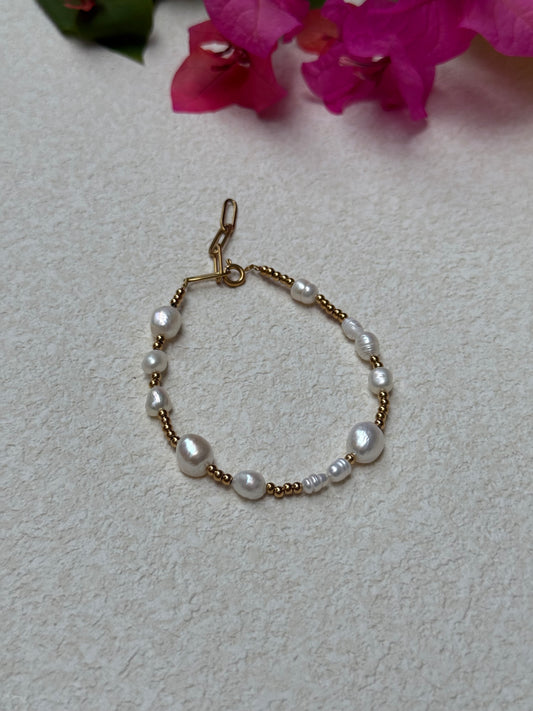 Elry Multi-size Freshwater Pearls With Mini Golden Beads Bracelet - 18K Gold Plated