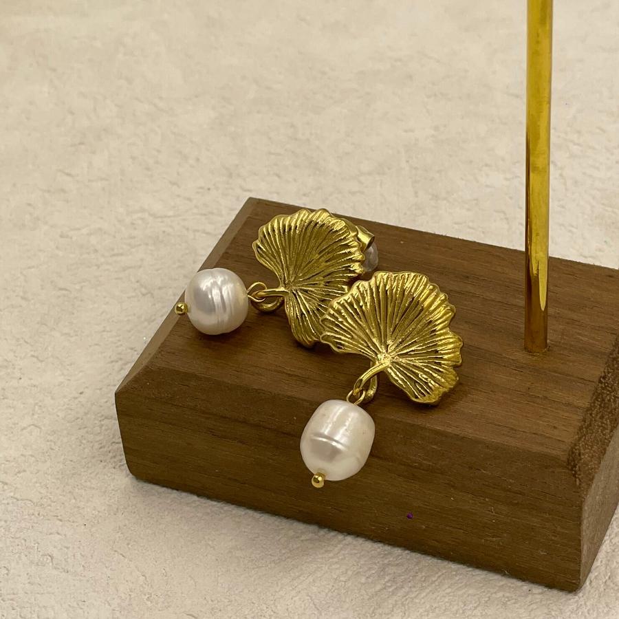 Ginkgo Shape earrings with pearls
