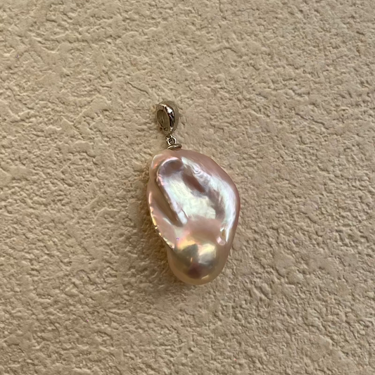 Large Pinky Freshwater Cultured Baroque Pearl Pendant