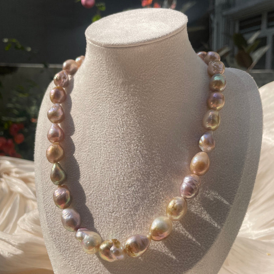 Teardrop full multicolor pearl necklace