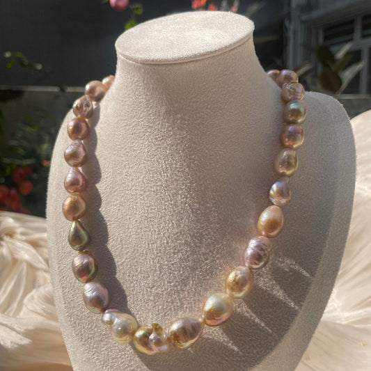 Teardrop full multicolor pearl necklace