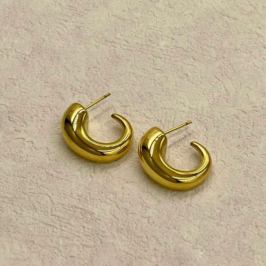 Details for earrings with 18k gold plated, horn shape