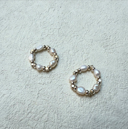 Freshwater pearl and silver beads ring