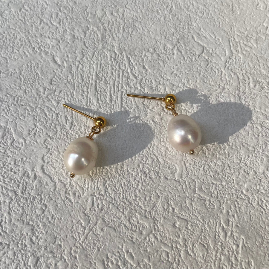 7-8mm cultured pearl drop studs