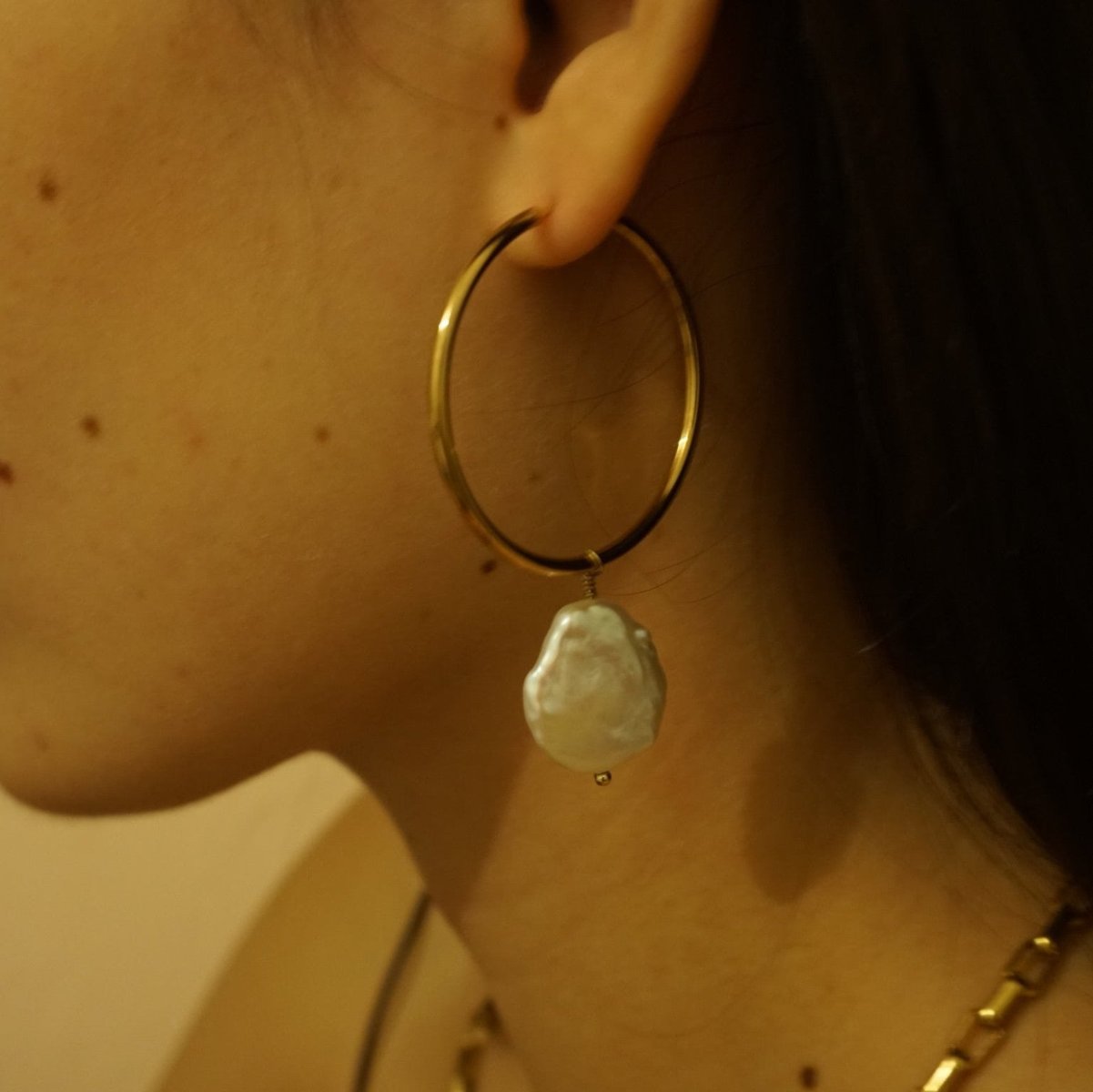 Hoops with button pearls