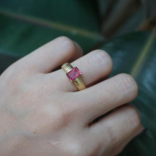 Pink stone ring silver